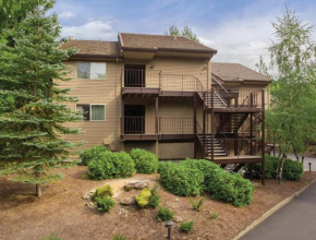 Resort Villas Adjacent to Beautiful Mt Hood National Forest